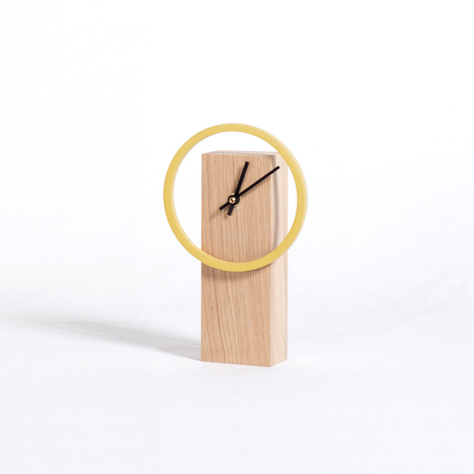 Cyclock : horloge de bureau à poser en bois naturel